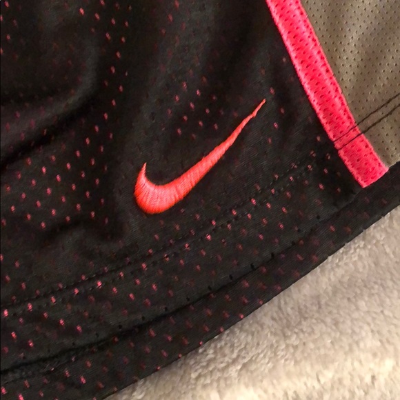 Nike did-fit athletic shorts - Picture 3 of 6